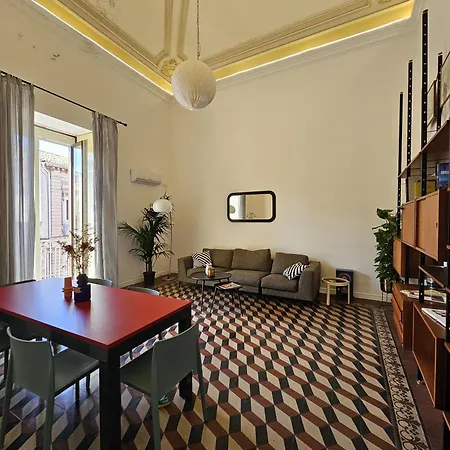 Stylish Centre Apartment *